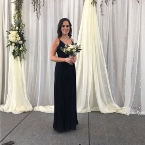 Lulus Plunging V Neck Pleated Gown